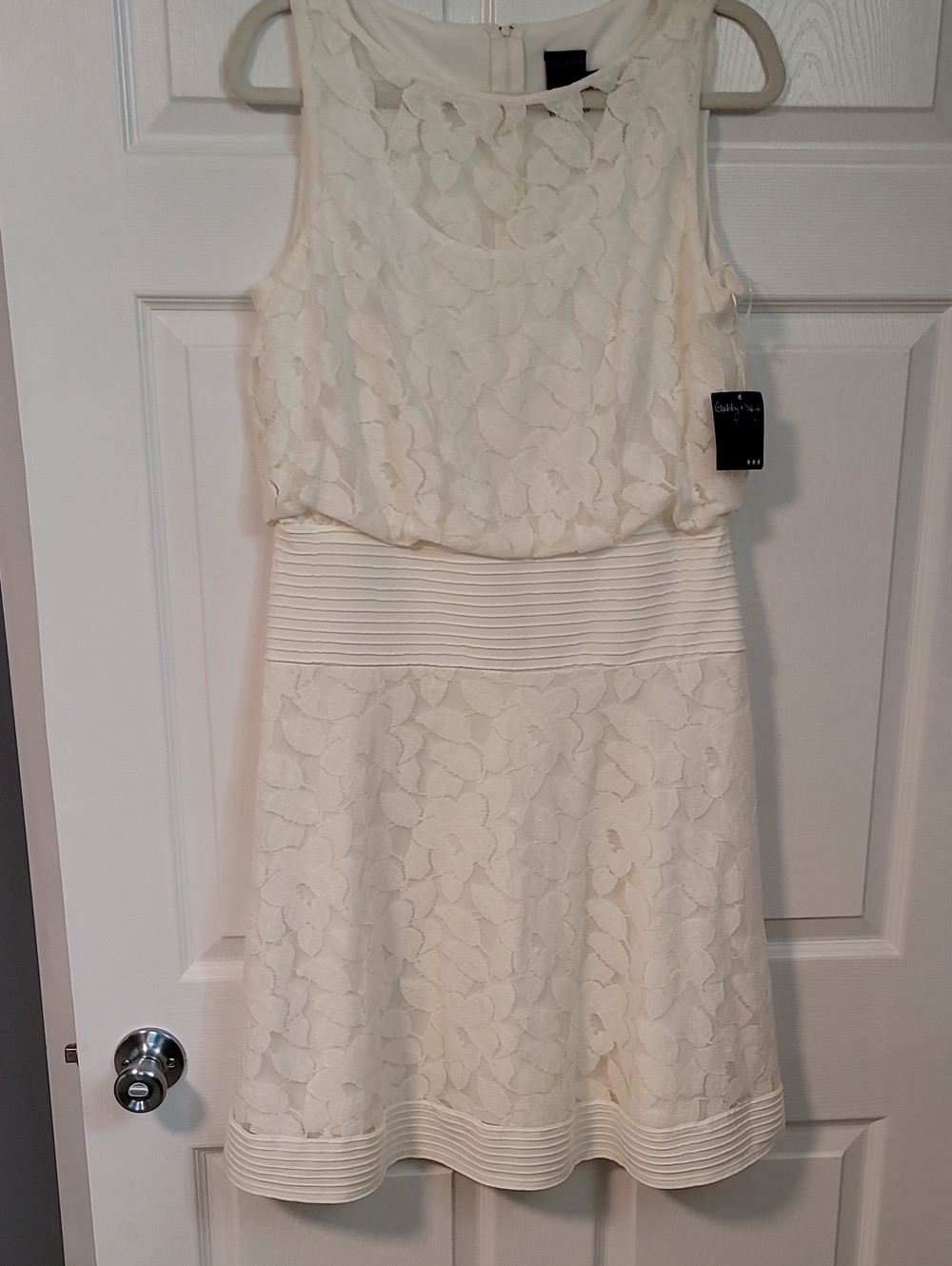 Gabby Skye Cream Floral Lace Fit & Flare Dress